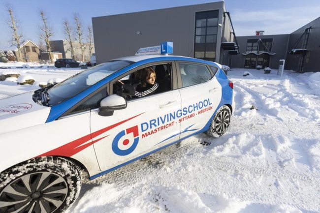 driving lessons in the snow