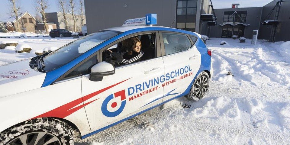 driving lessons in the snow driving lessons in the snow